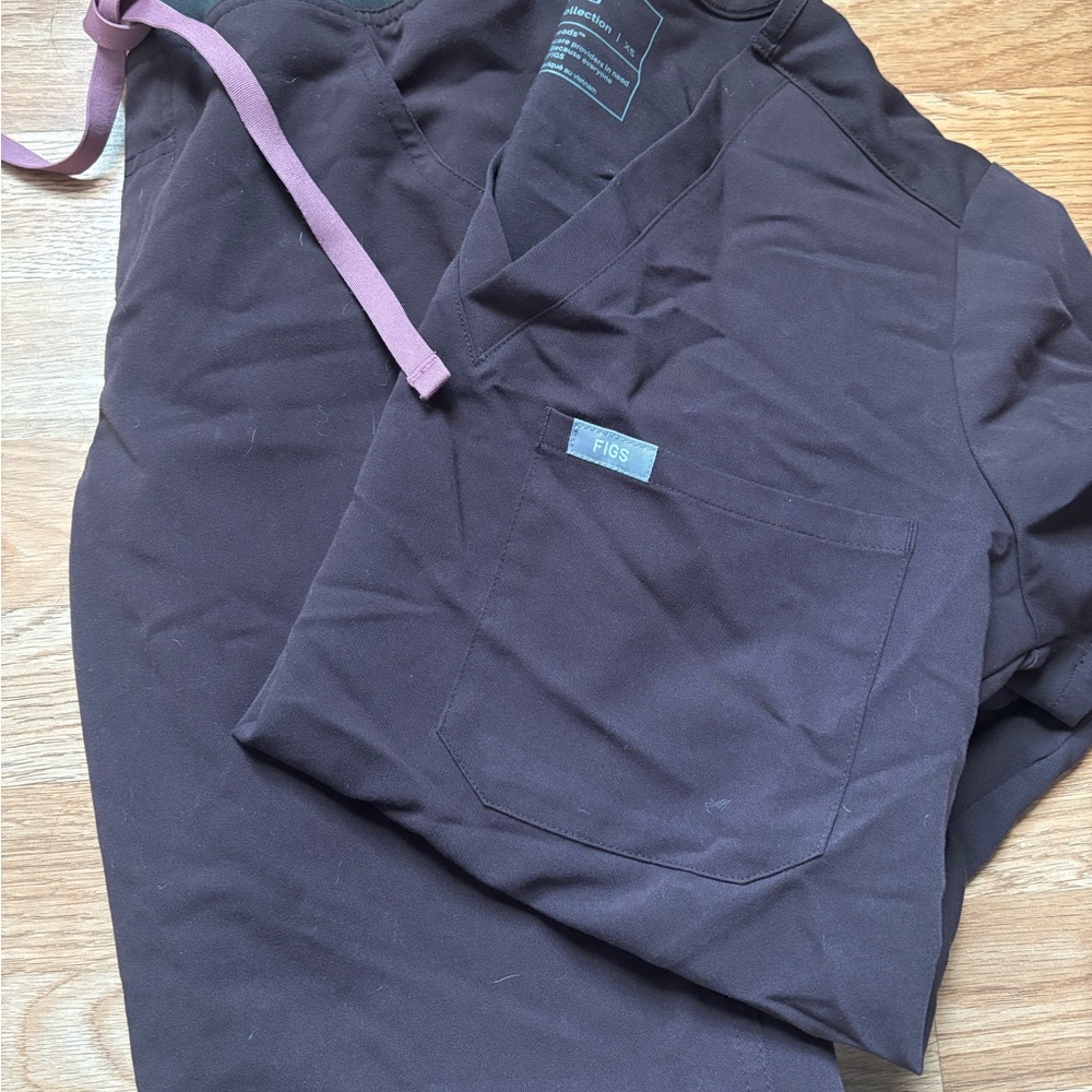 Figs Espresso Scrub Pants and top